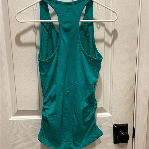 Athleta Momentum seamless Tank top sz sm - Picture 3 of 4